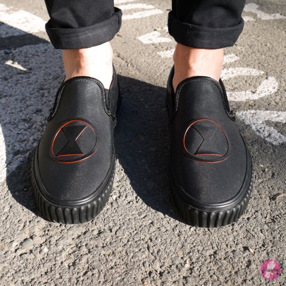 NWT VANS&Marvel Classic Slip On Black Widow W - Picture 2 of 8